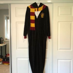 Harry Potter grifindor Halloween onsie!